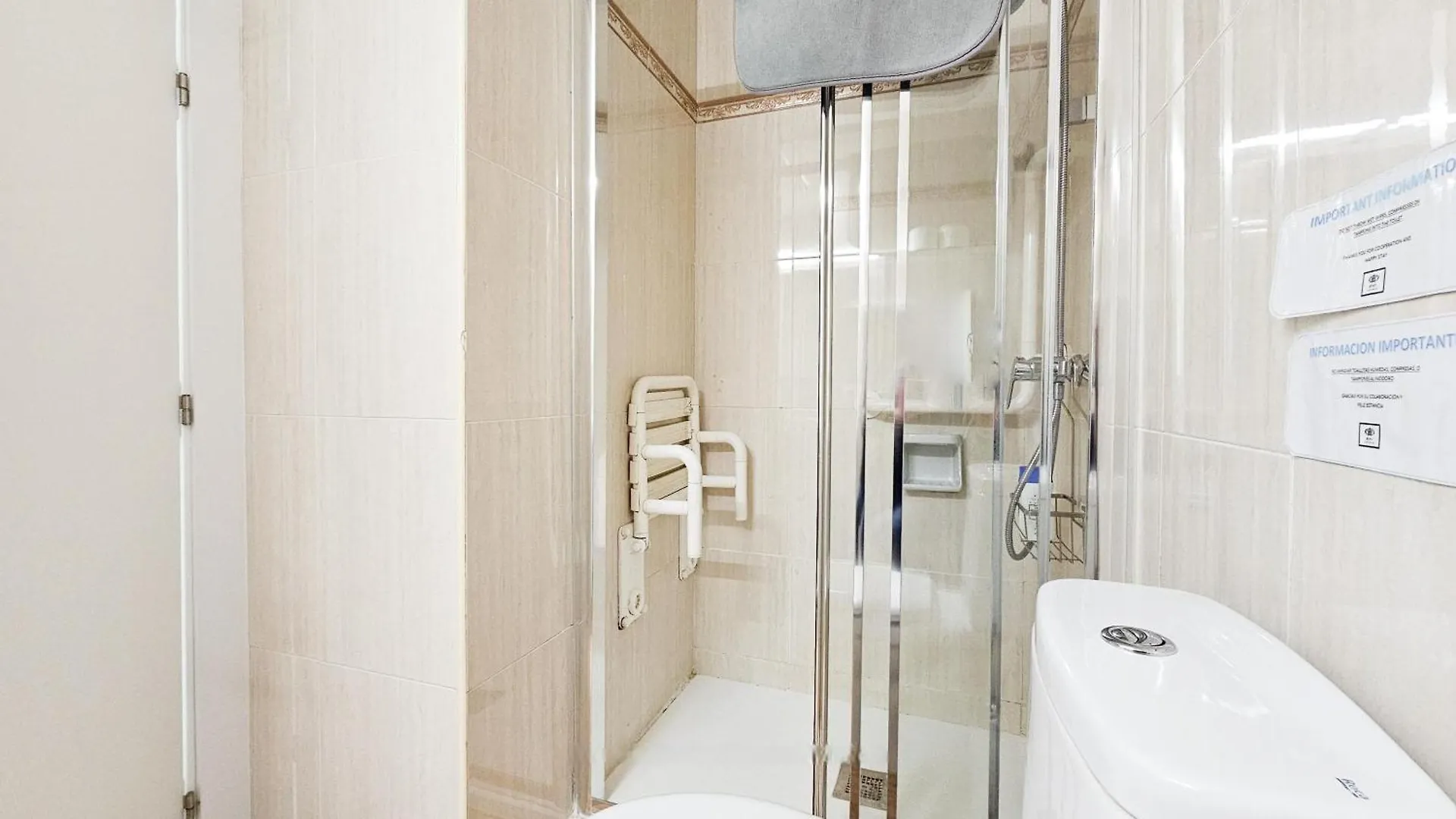 Apartamento Frente a la playa Malagueta-Ciudad Melilla, 6 personas Málaga España