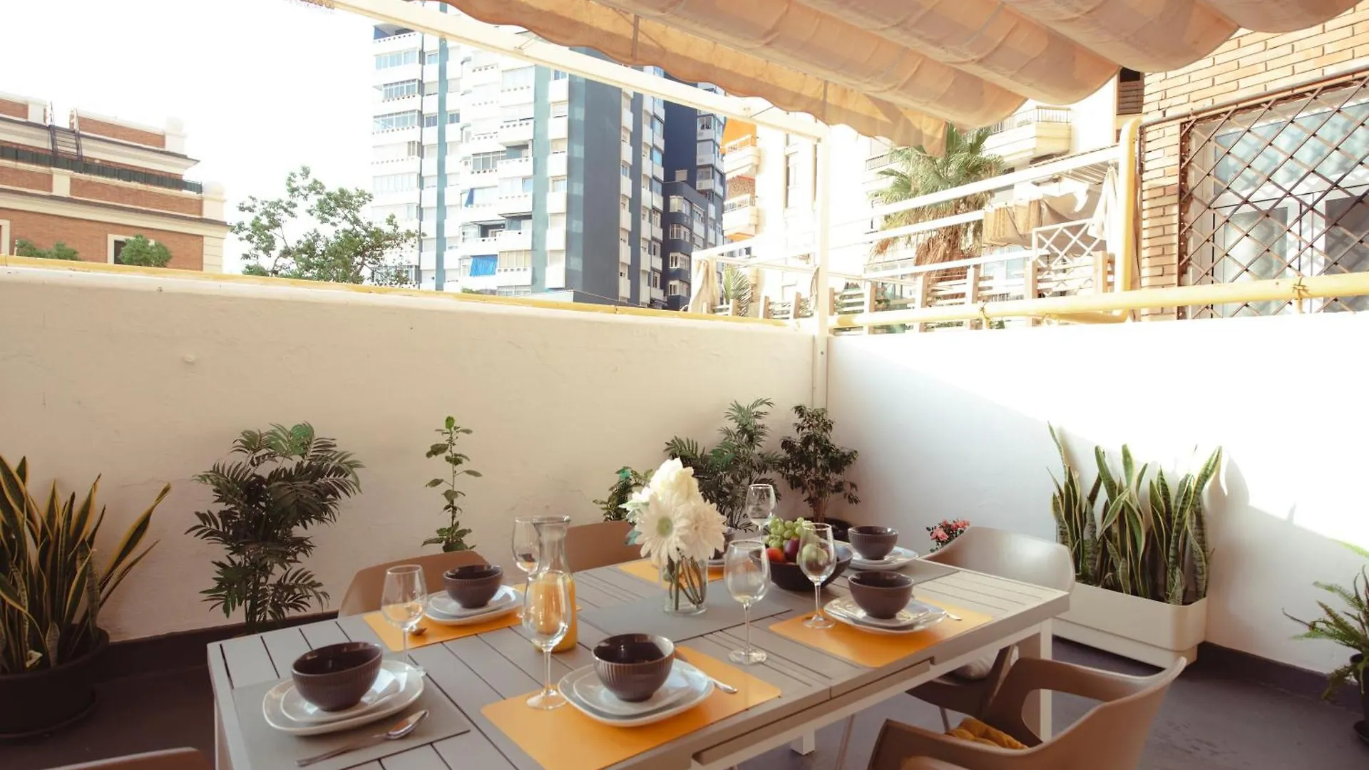 Vistas Al Mar - Frente A La Playa Malagueta 6 Personas Apartment Malaga Spain